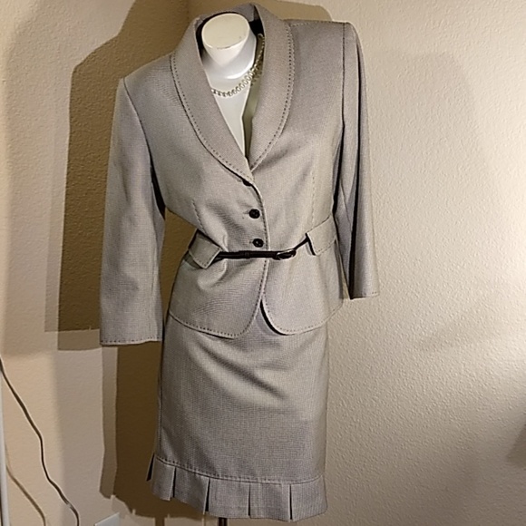 Tahari Dresses & Skirts - TAHARI 2-pc Suit